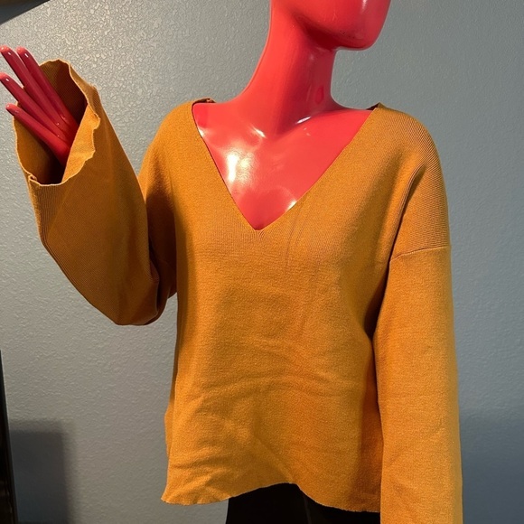 Nasty Gal Collection Mustard V-Neck Sweater - Picture 3 of 5